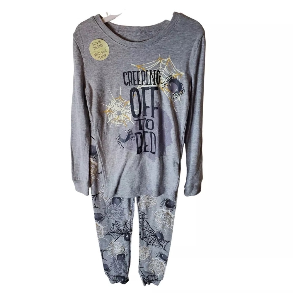 🎃Kids Halloween "Creeping Off to Bed" spider pajamas.​​